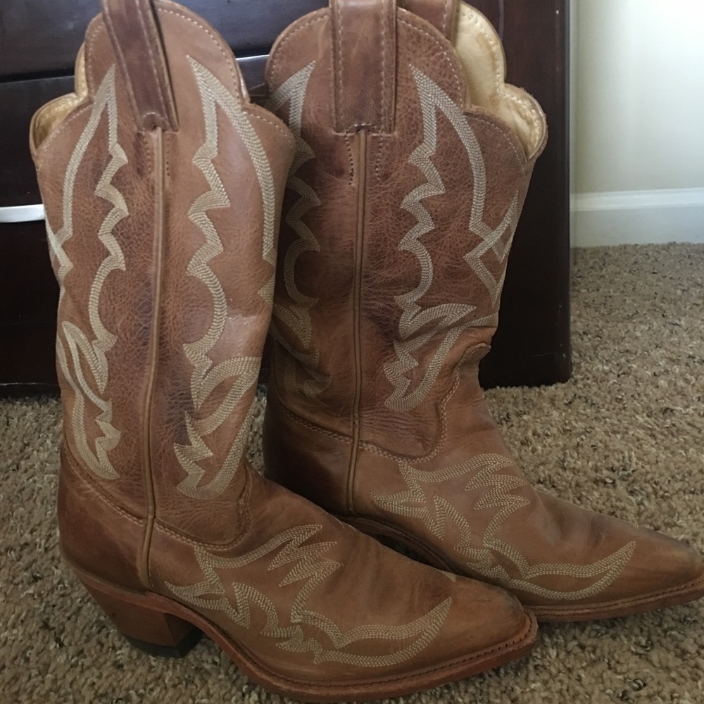 Justin women’s cowboy boots 6 1/2